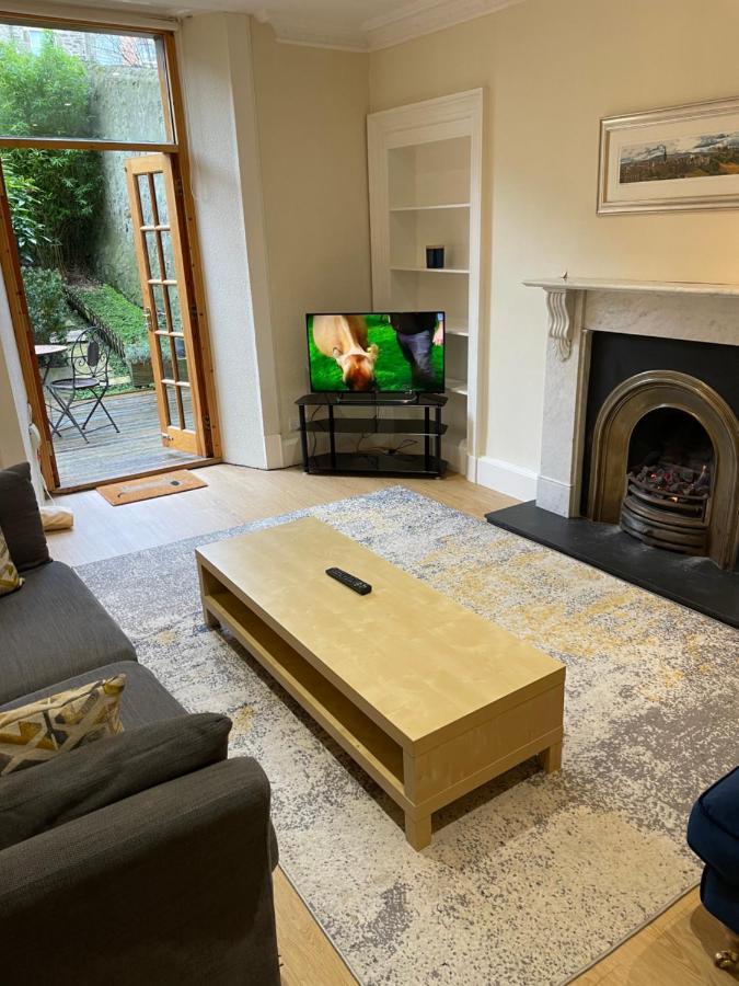 Fantastic Location 10 Mins To Princes Street- 15 To Royal Mile- Main Door-Patio Edinburgh Luaran gambar